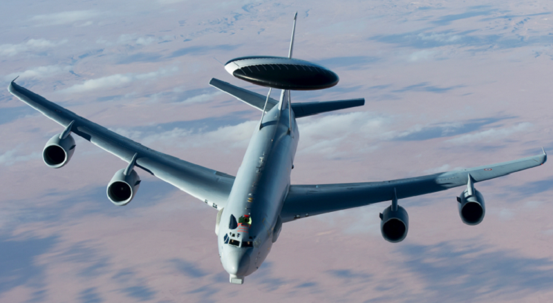 الطائرة الفرنسية السابقة للإنذار المبكر والتحكم المحمول جواً (أواكس)، وهي من طراز بوينغ E3-F "سنتري"