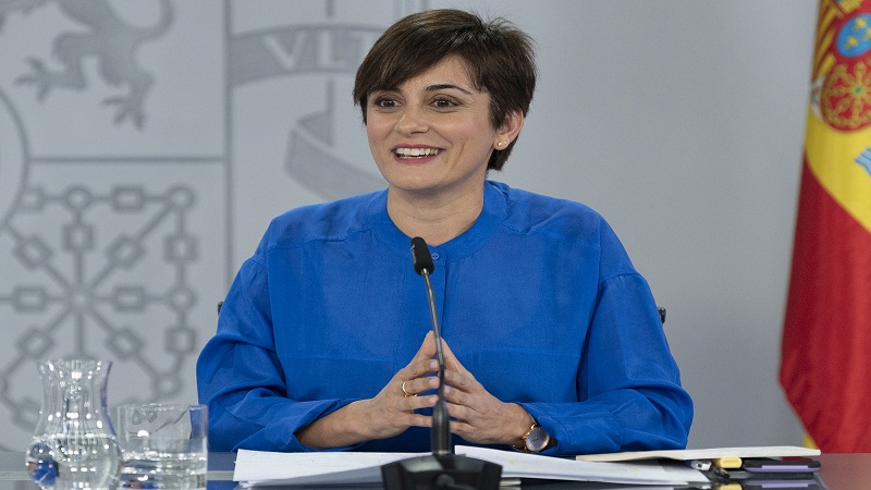 وزيرة السياسة الإقليمية والمتحدثة باسمها إيزابيل رودريغيز