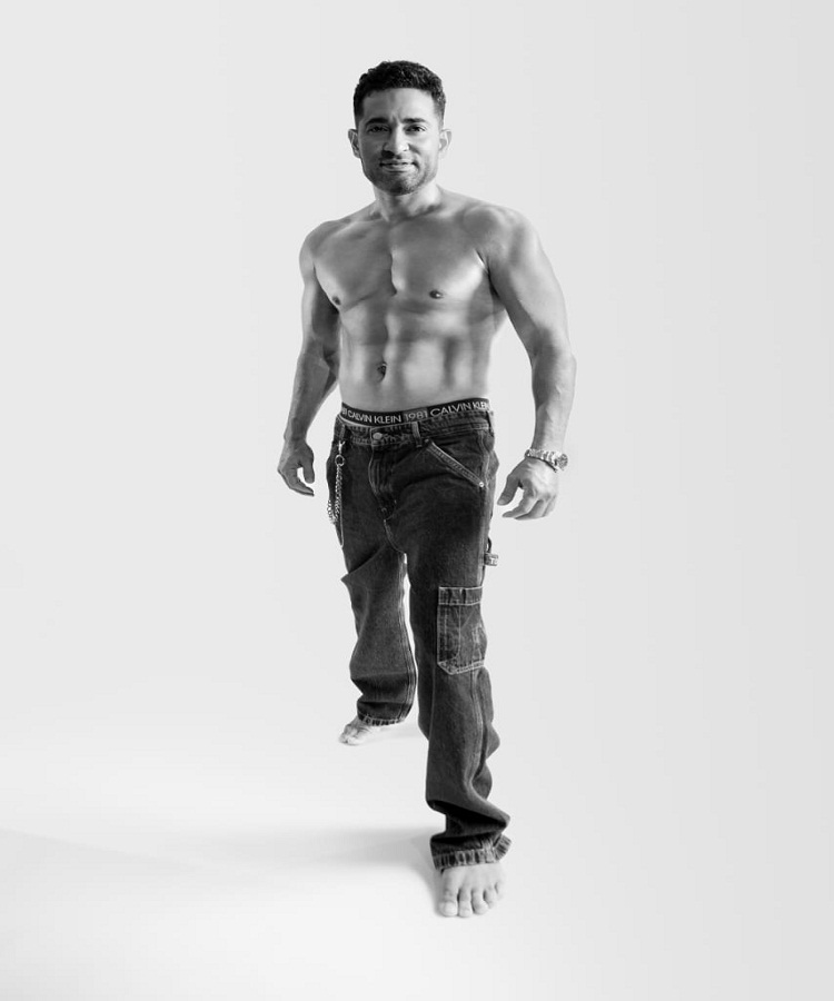 الفنان عمرو سعد