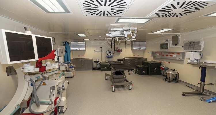 غرفة العمليات هي إحدى المرافق المركزية في i-MERZ