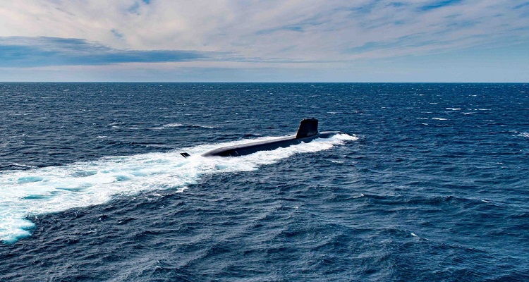 غواصة نووية فرنسية في أعالي البحار