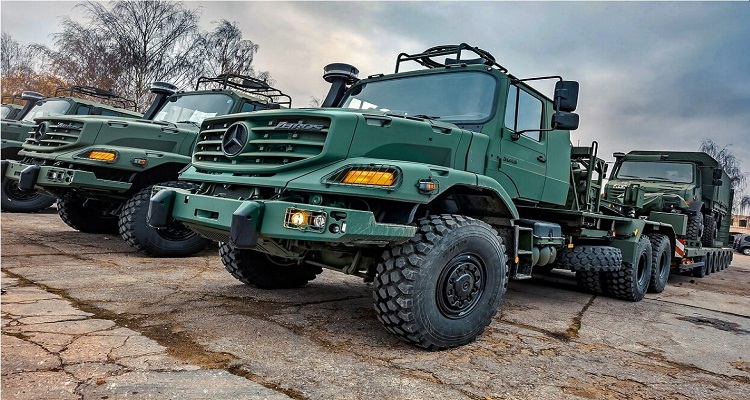 مثل Arocs ستُستخدم شاحنات زيتروس لنقل الذخيرة والمعدات من بين أشياء أخرى إلى أي مكان