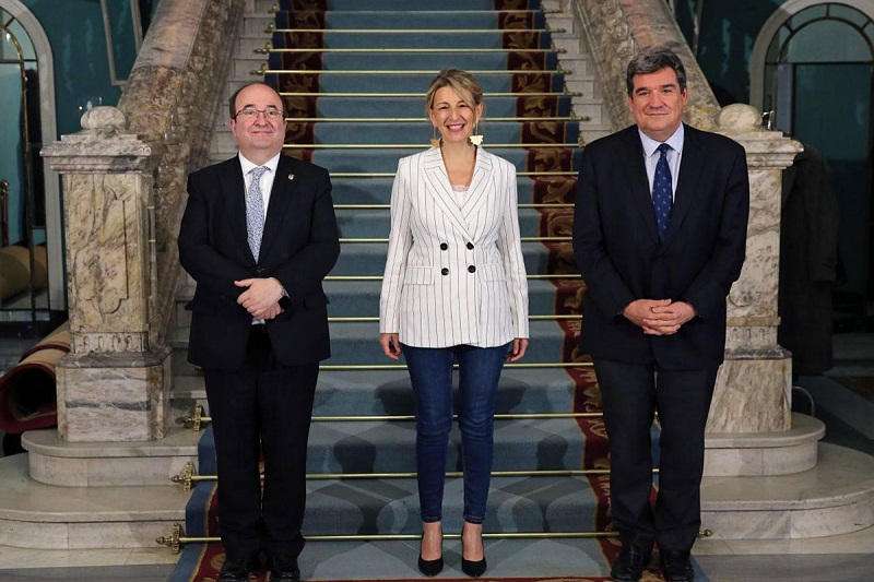 ميكيل إيسيتا ويولاندا دياز وخوسيه لويس إسكريفا .