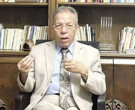 الدكتور أسامة عبدالحى نقيب الأطباء