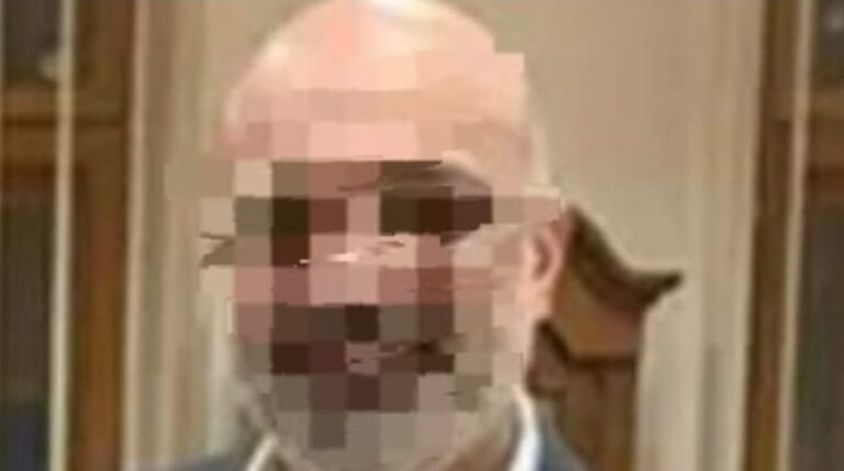 الطبيب المزيف