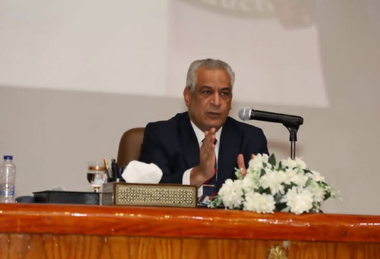 وزير الإنتاج الحربي