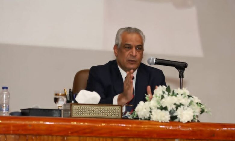 وزير الإنتاج الحربي