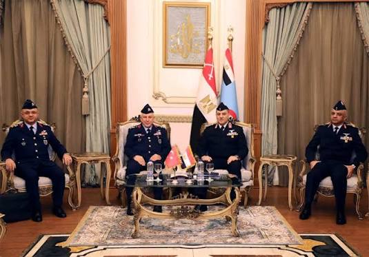 المتحدث العسكري: القوات الجوية شاركت في تنظيم ورعاية معرض العلمين للطيران والفضاء