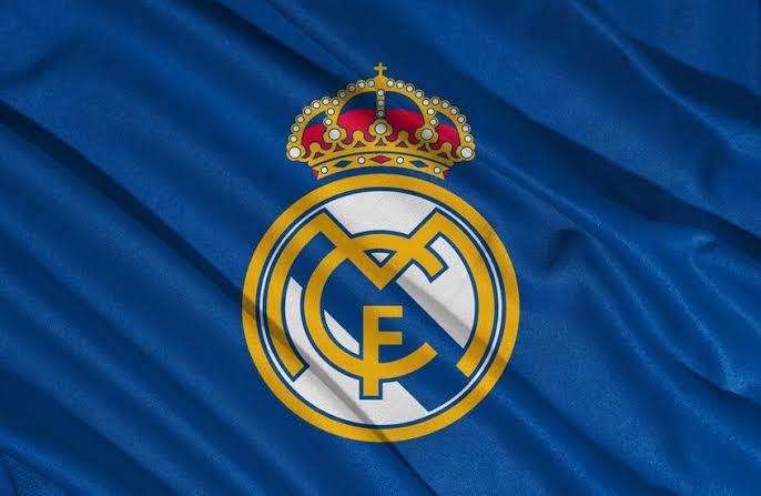 ريال مدريد يحسم الجدل بشأن منع الأعلام الإسبانية في سانتياجو برنابيو قبل مواجهة إنتر ميلان