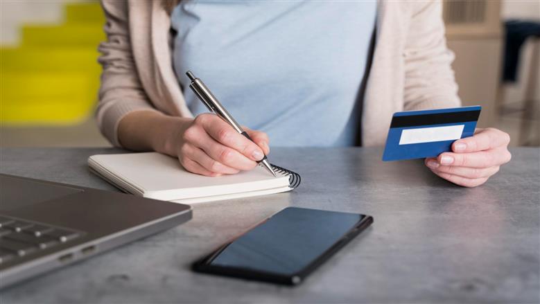 ما الفرق بين الحساب الجاري وحساب التوفير؟ وأيهما يناسب احتياجاتك