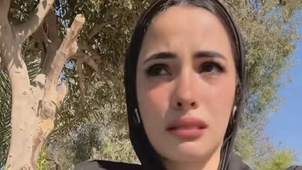 القبض على دينا عزت بعد تداول فيديوهات بشأن ضبط زوجها في مدينة نصر