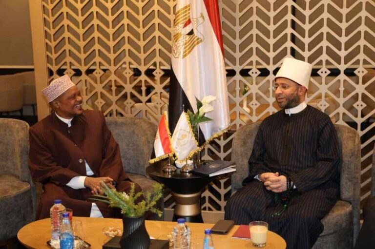 وزير الأوقاف ومفتي تنزانيا