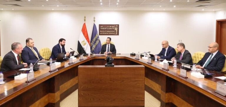 وزير الاتصالات