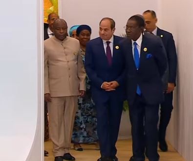 السيسي يصل مقر انعقاد منتدى «العلمين – إفريقيا للأعمال»