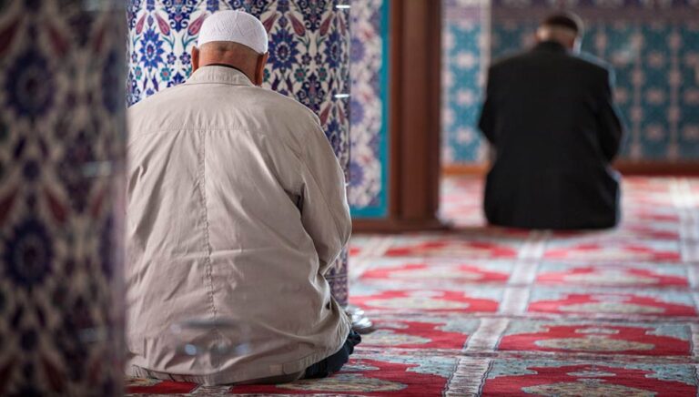 أمين الفتوى يوضح حكم الشك في عدد ركعات الصلاة