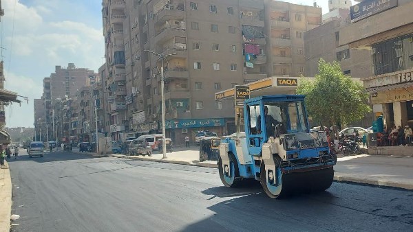 محافظ الجيزة يتابع تطوير ورصف شارع ناهيا بطول 1.8 كم