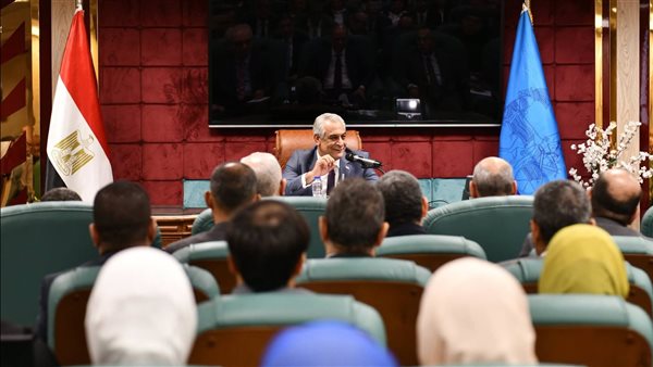 وزير الإنتاج الحربي: تعميق التصنيع المحلي وتوطين التكنولوجيا لتعزيز القدرات الصناعية